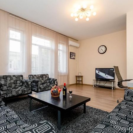 Serviced Apartment On Rustaveli Avenue 3 Тбилиси Экстерьер фото