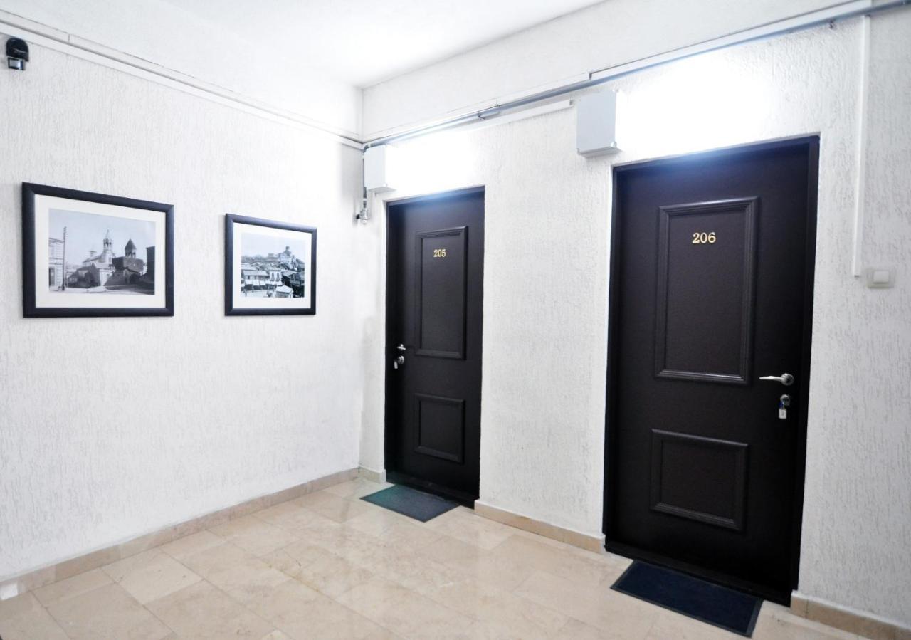 Serviced Apartment On Rustaveli Avenue 3 Тбилиси Экстерьер фото